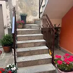 Casa Yuliya With View! * Regoledo