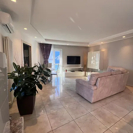 Casa Yuliya With View! *