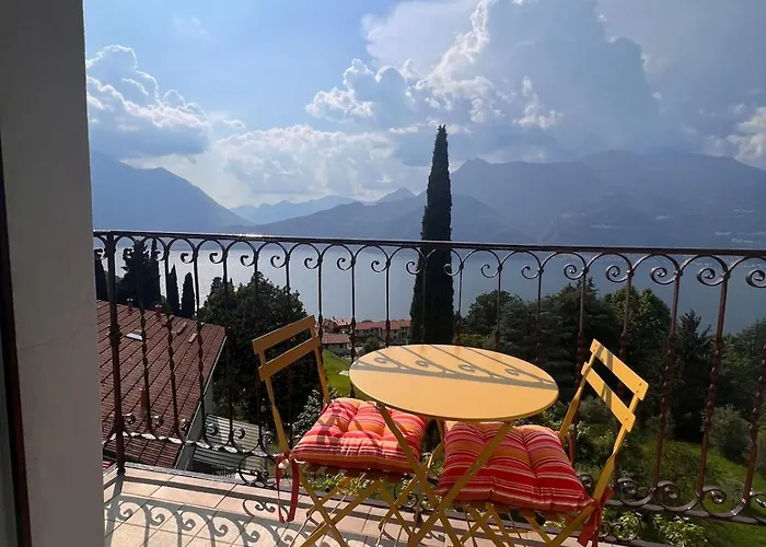 Casa Yuliya With View! דירה *