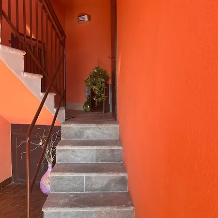 Casa Yuliya With View! * Regoledo